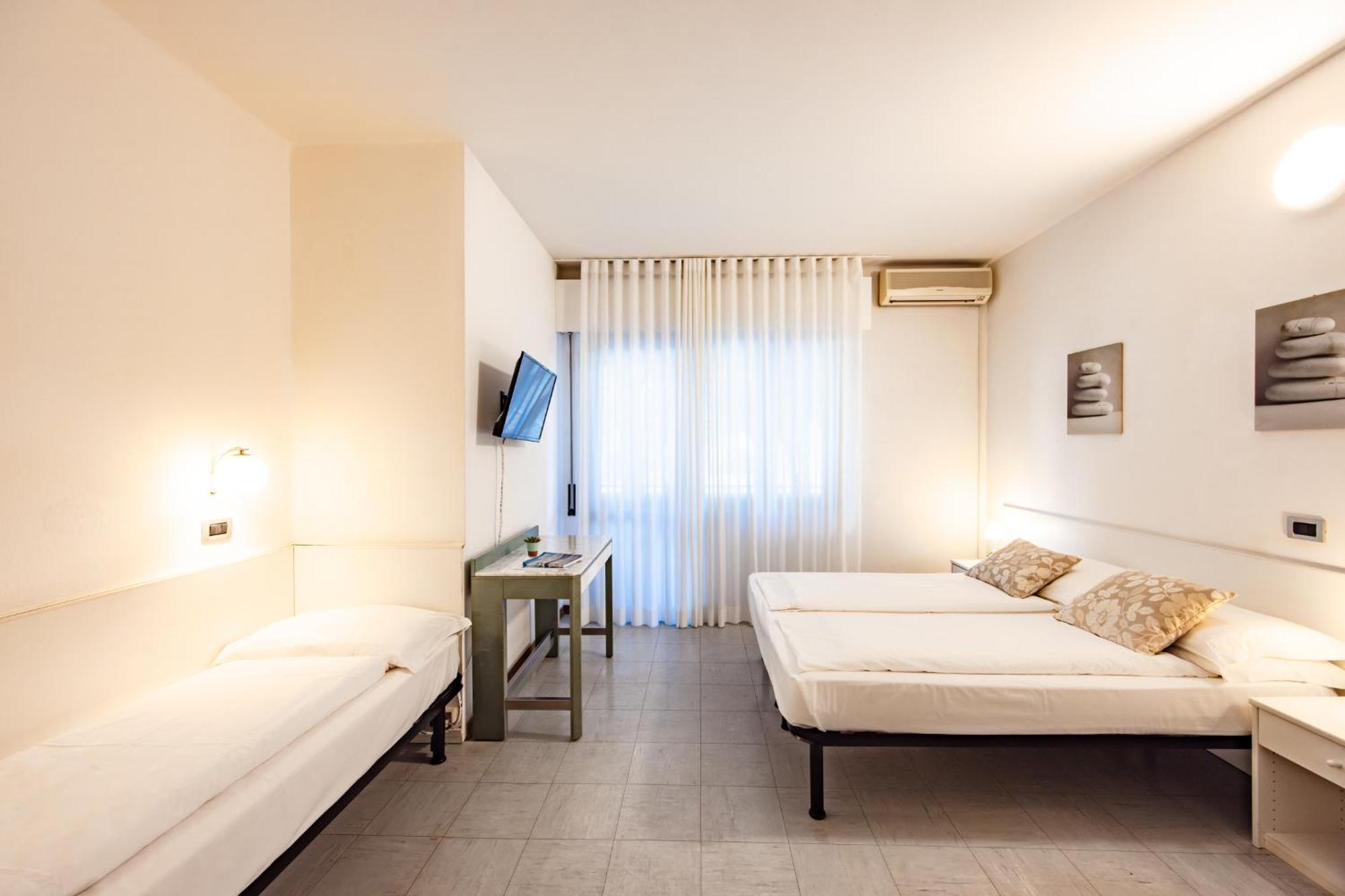 Aparthotel Carinzia Lignano Sabbiadoro Extérieur photo