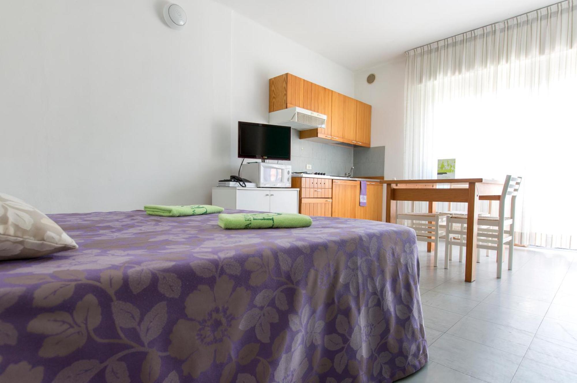 Aparthotel Carinzia Lignano Sabbiadoro Extérieur photo