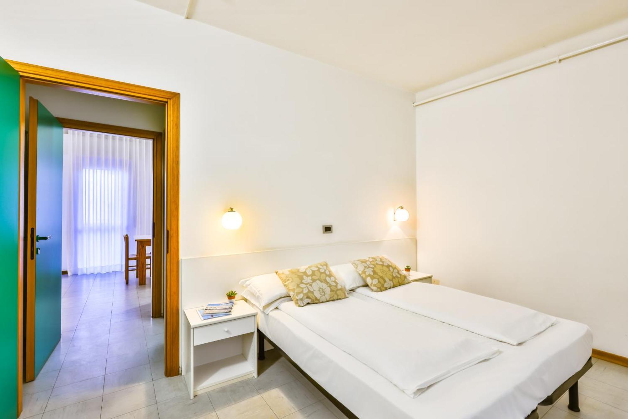 Aparthotel Carinzia Lignano Sabbiadoro Extérieur photo