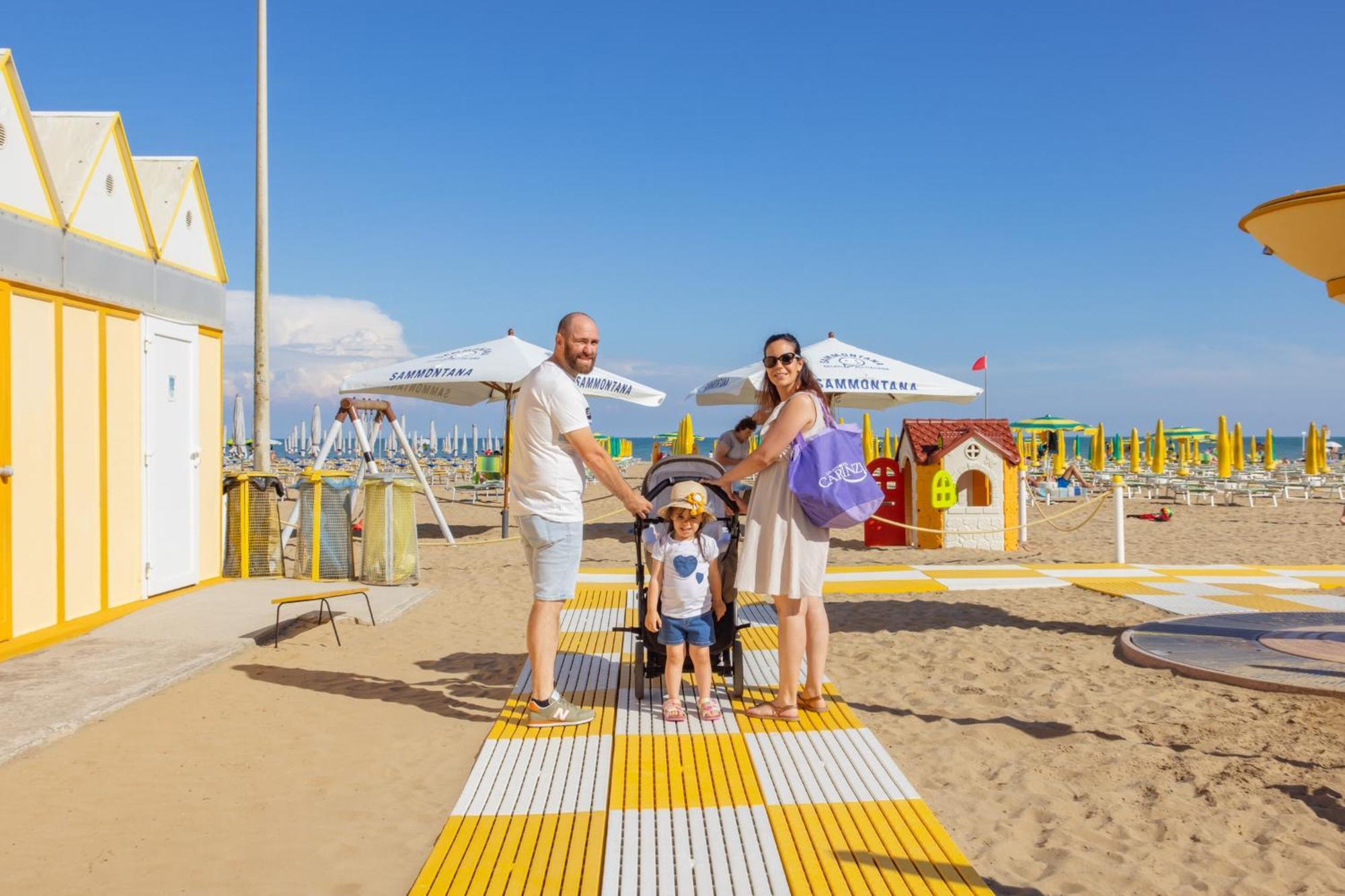 Aparthotel Carinzia Lignano Sabbiadoro Extérieur photo