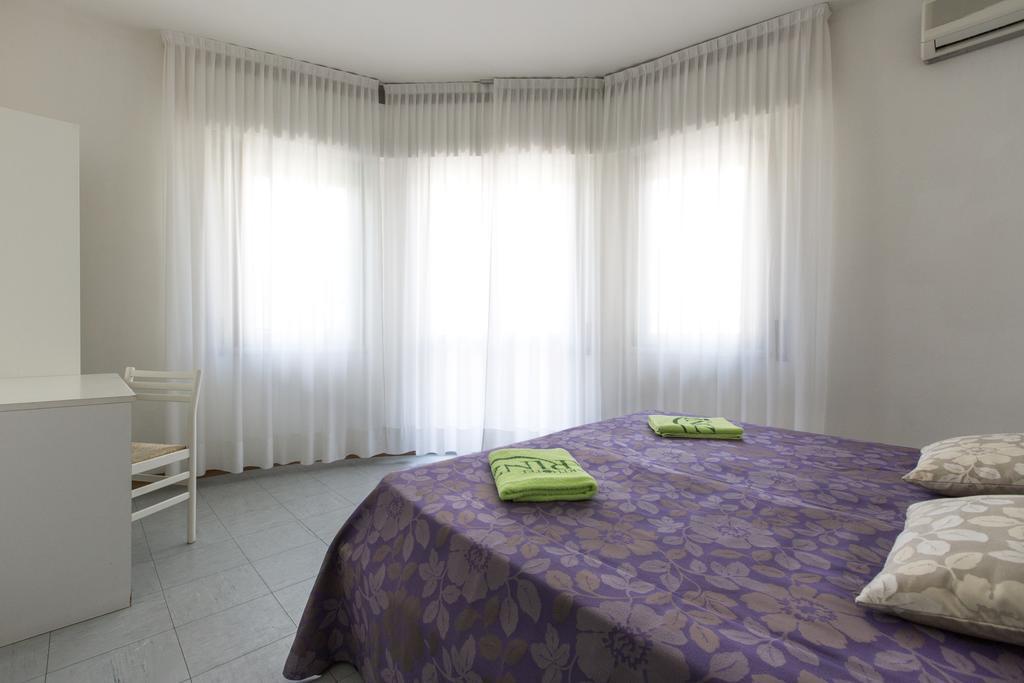 Aparthotel Carinzia Lignano Sabbiadoro Extérieur photo